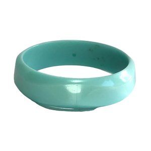 Vintage Wavy Facet Pastel Turquoise Lucite Bangle Bracelet